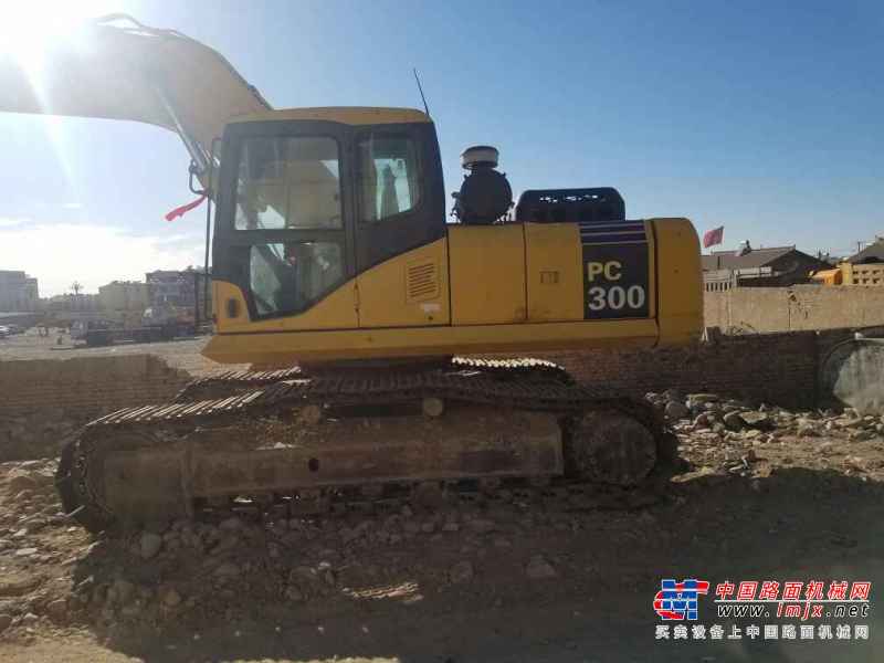 内蒙古出售转让二手8000小时2010年小松PC300挖掘机