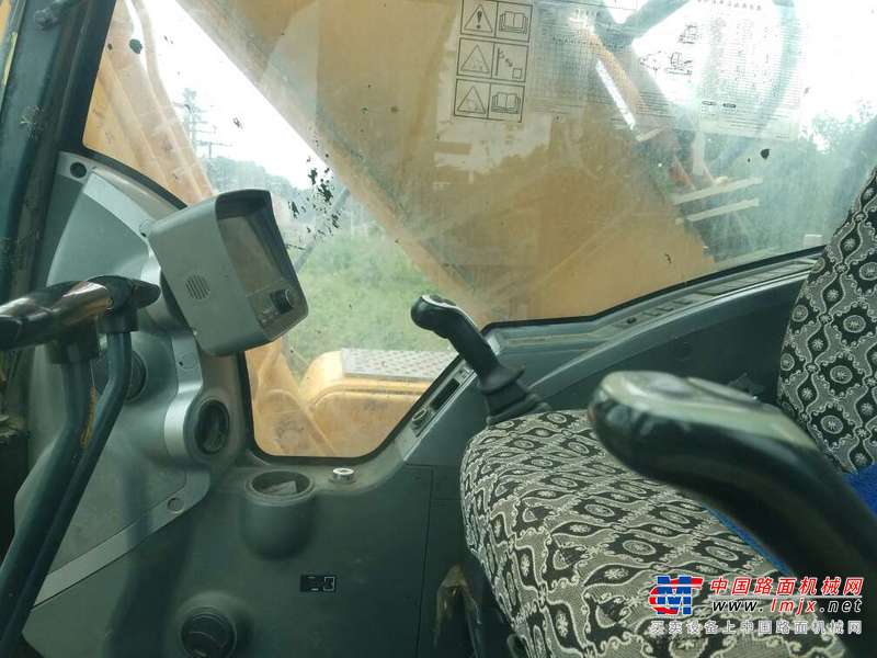 贵州出售转让二手8000小时2011年现代R215挖掘机