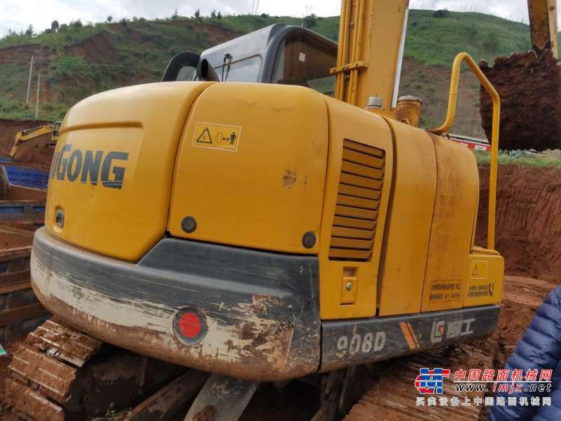 云南出售转让二手3700小时2015年柳工908D挖掘机
