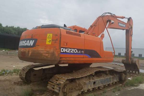 宁夏出售转让二手9000小时2010年斗山DH220挖掘机