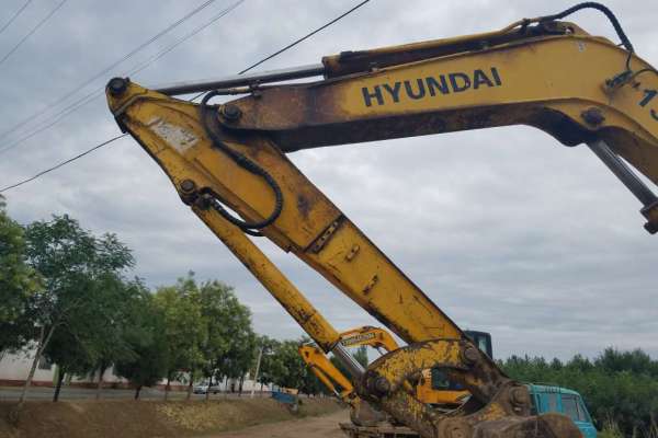 宁夏出售转让二手7000小时2008年现代R60挖掘机