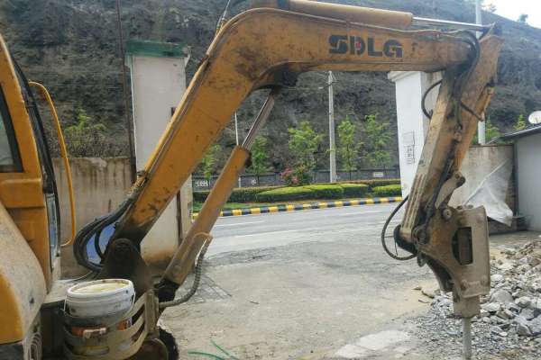 贵州出售转让二手6000小时2012年临工LG665挖掘机