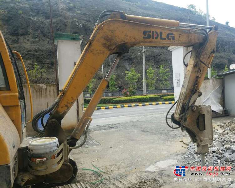 贵州出售转让二手6000小时2012年临工LG665挖掘机