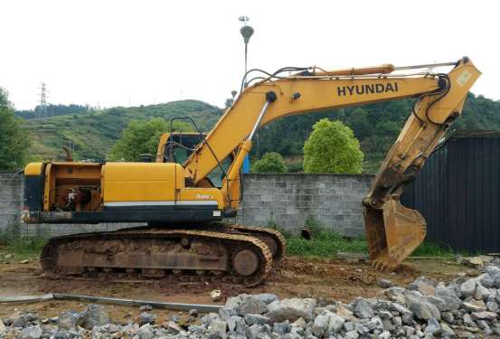 贵州出售转让二手5254小时2011年现代R215挖掘机