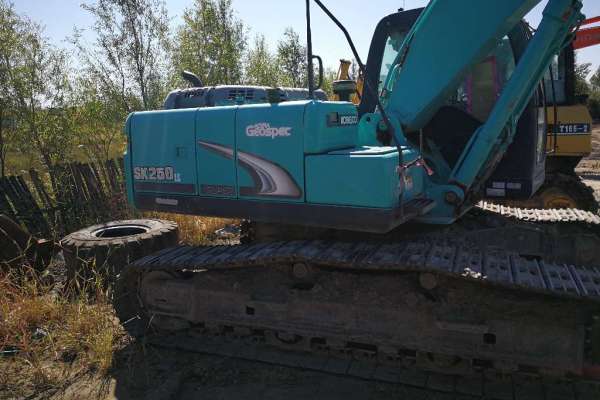 吉林出售转让二手8000小时2010年神钢SK210LC挖掘机