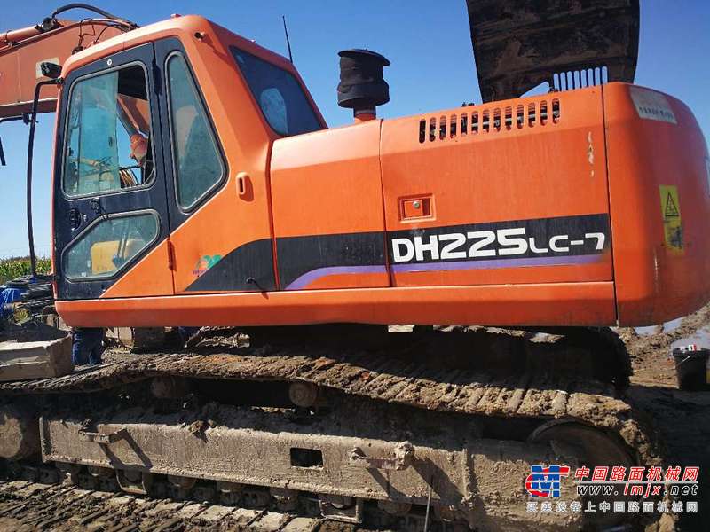 吉林出售转让二手15000小时2006年斗山DH220挖掘机