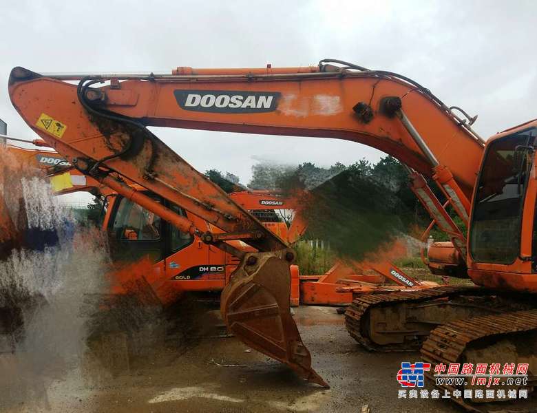 贵州出售转让二手6000小时2012年斗山DH220LC挖掘机