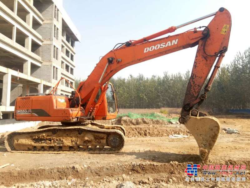 山西出售转让二手7500小时2008年斗山DH220挖掘机