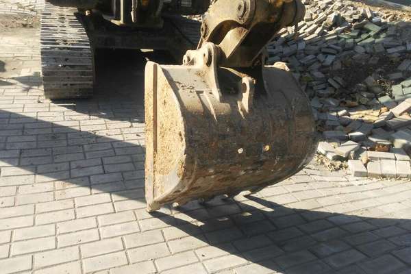 山西出售转让二手8700小时2007年现代R55挖掘机