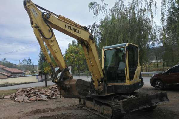 山西出售转让二手4300小时2012年现代R60挖掘机