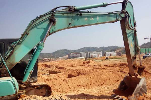 江西出售转让二手15000小时2008年神钢SK210LC挖掘机