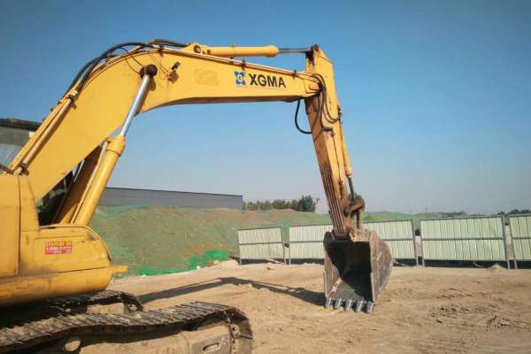 山东出售转让二手11000小时2010年厦工XG822LC挖掘机