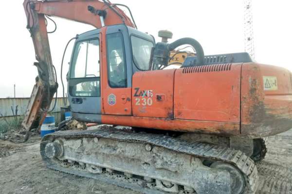山东出售转让二手16000小时2006年日立ZX200挖掘机