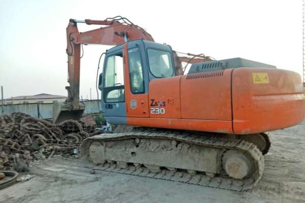 山东出售转让二手15000小时2005年日立ZX200挖掘机