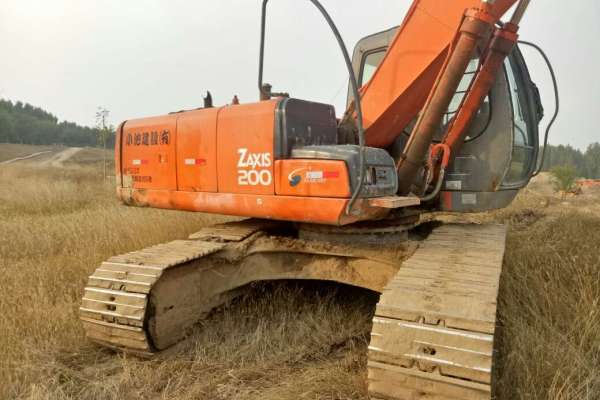 山东出售转让二手12000小时2006年日立ZX200挖掘机