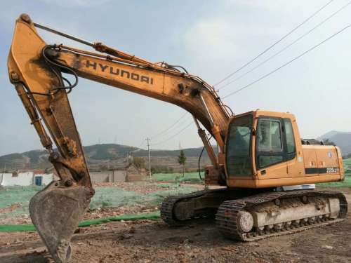 山东出售转让二手8000小时2009年现代R225LC挖掘机