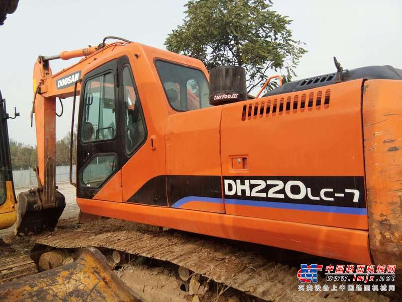 河北出售转让二手8600小时2009年斗山DH220LC挖掘机