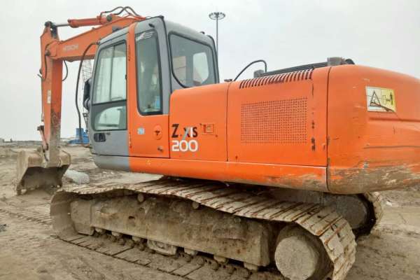 山东出售转让二手14000小时2004年日立ZX200挖掘机