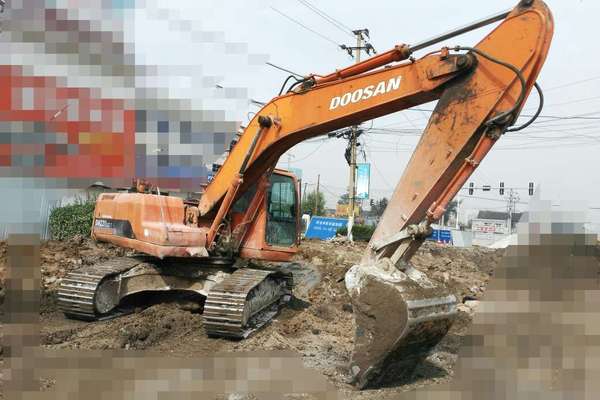 山西出售转让二手12600小时2009年斗山DH220LC挖掘机