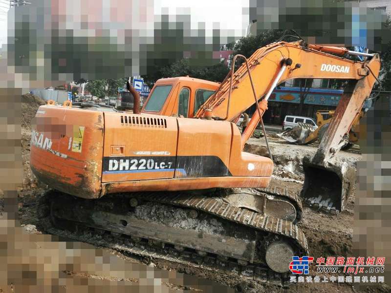 山西出售转让二手12600小时2009年斗山DH220LC挖掘机