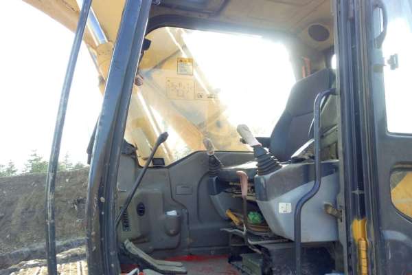 山西出售转让二手8000小时2009年柳工CLG225C挖掘机