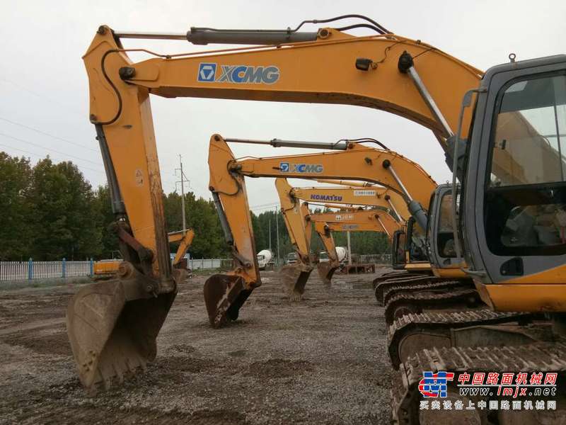 山东出售转让二手5000小时2011年徐工XE210挖掘机