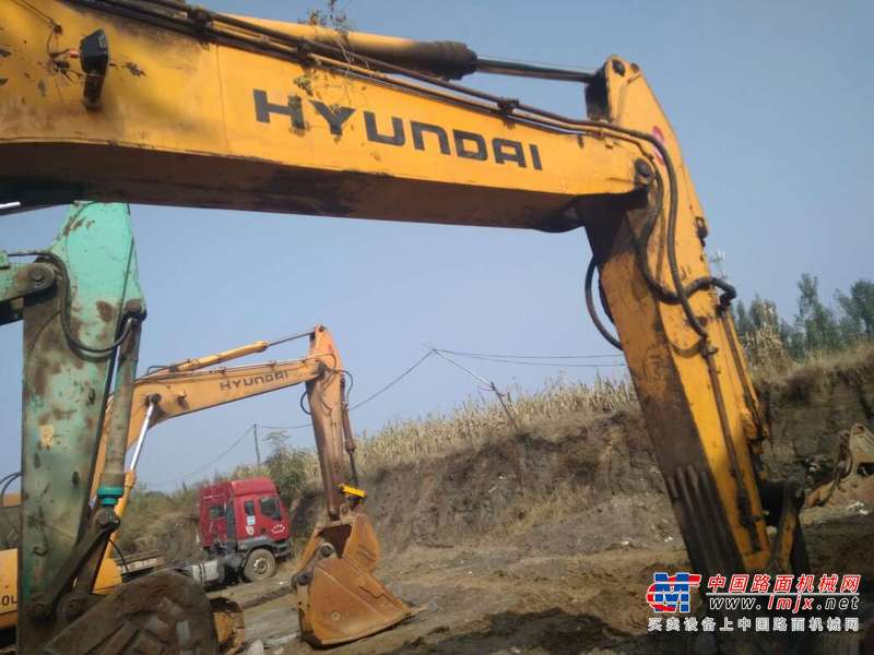 河北出售转让二手10000小时2008年现代R260LC挖掘机