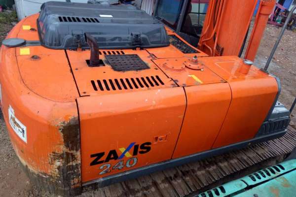 云南出售转让二手6537小时2011年日立ZX240LC挖掘机