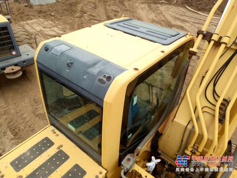 山西出售转让二手3000小时2010年小松PC240LC挖掘机