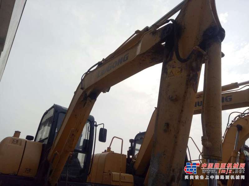 陕西出售转让二手2150小时2013年柳工CLG906D挖掘机