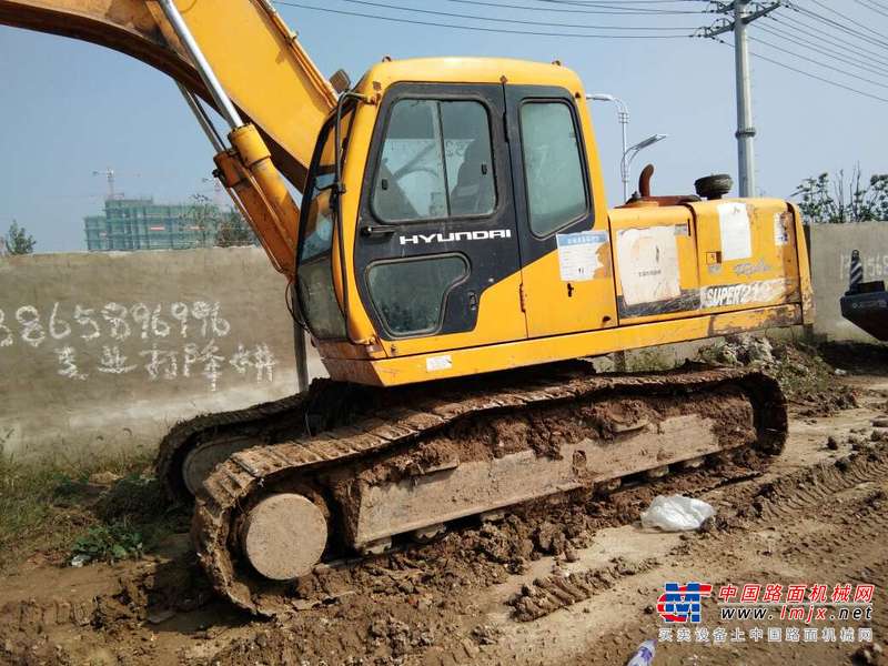 安徽出售转让二手16853小时2007年现代R210挖掘机