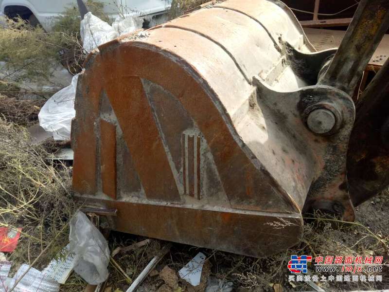 黑龙江出售转让二手10000小时2010年日立ZX240挖掘机