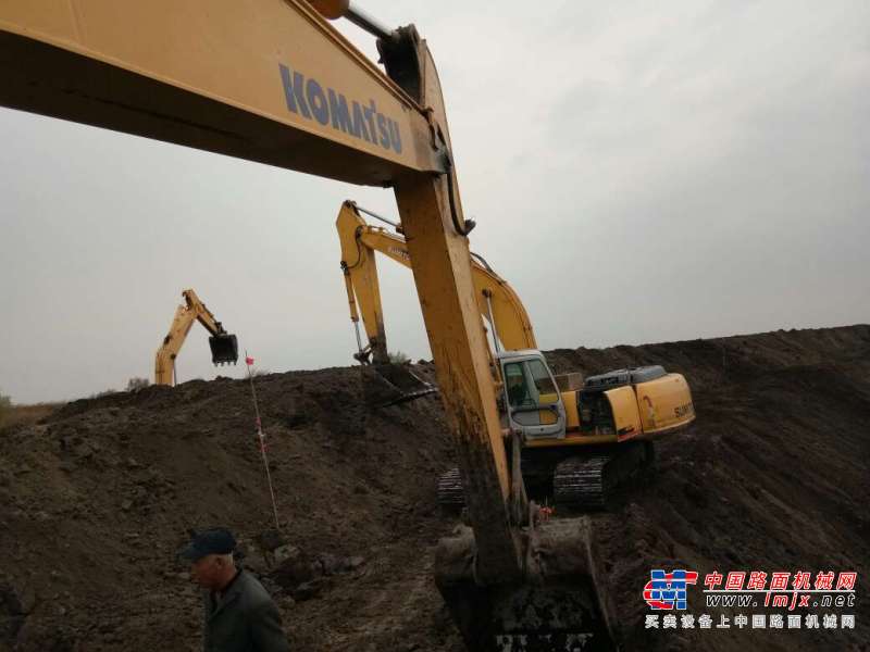 黑龙江出售转让二手8300小时2006年小松PC200挖掘机