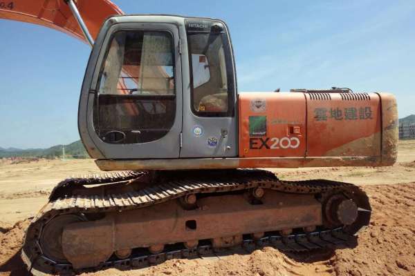 江西出售转让二手18000小时2003年日立EX200挖掘机