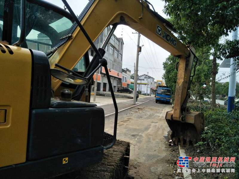 安徽出售转让二手2600小时2015年徐工XE80C挖掘机