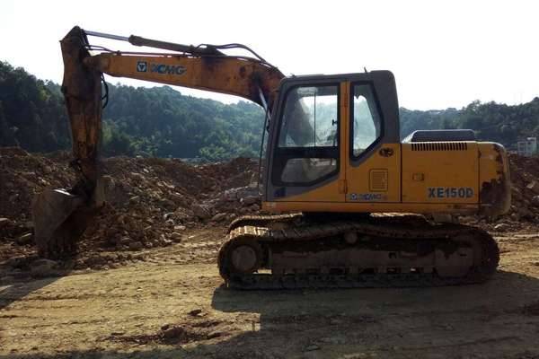 江西出售转让二手10000小时2011年徐工XE150D挖掘机