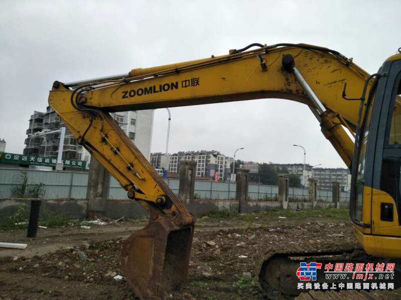 安徽出售转让二手4000小时2011年中联重科ZE230E挖掘机