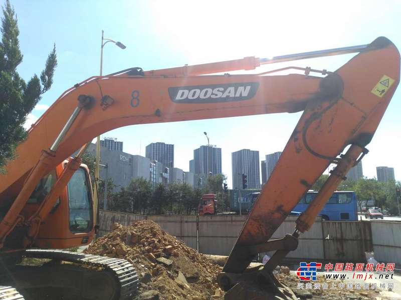 辽宁出售转让二手8000小时2010年斗山DH300挖掘机