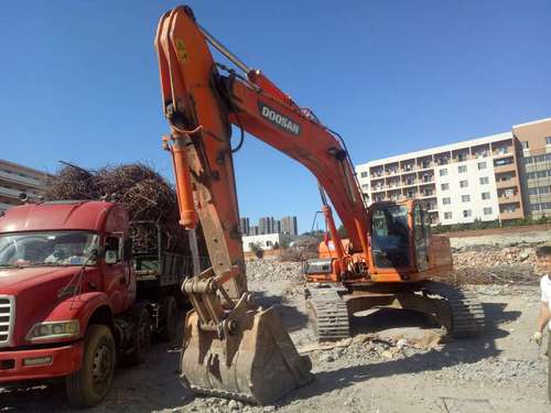 辽宁出售转让二手9000小时2010年斗山DX300LC挖掘机