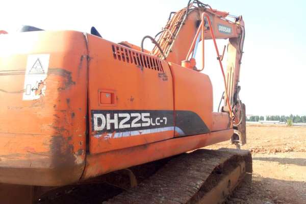 云南出售转让二手6537小时2011年斗山DH225挖掘机