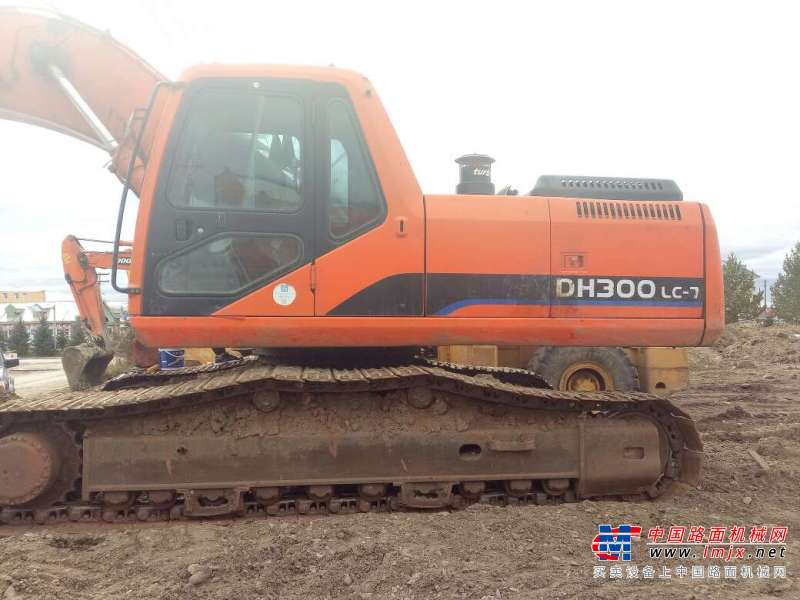 黑龙江出售转让二手10000小时2009年斗山DH225挖掘机