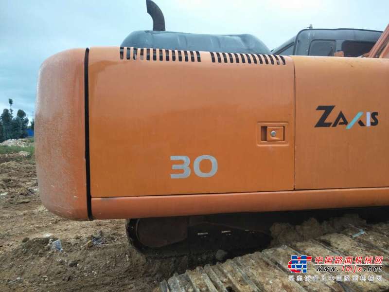 云南出售转让二手19000小时2004年日立EX220挖掘机