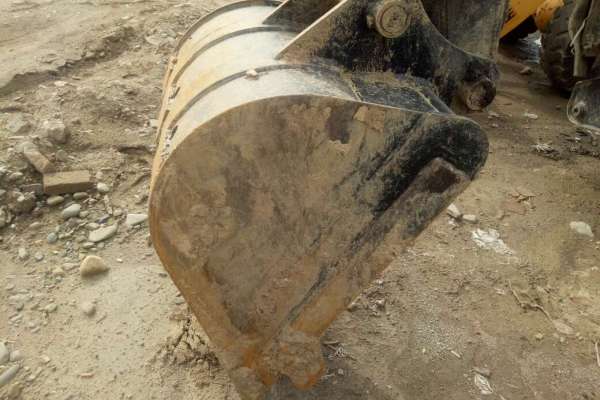 吉林出售转让二手2444小时2011年犀牛重工轮挖7180挖掘机