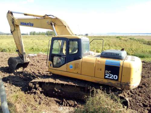 辽宁出售转让二手12000小时2007年小松PC220挖掘机