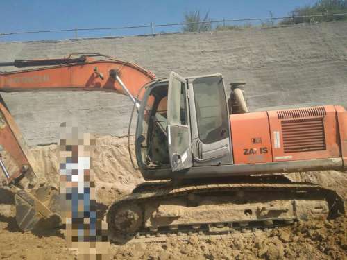 河北出售转让二手7000小时2010年日立ZX200挖掘机