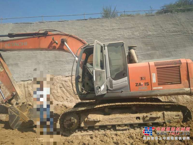 河北出售转让二手7000小时2010年日立ZX200挖掘机