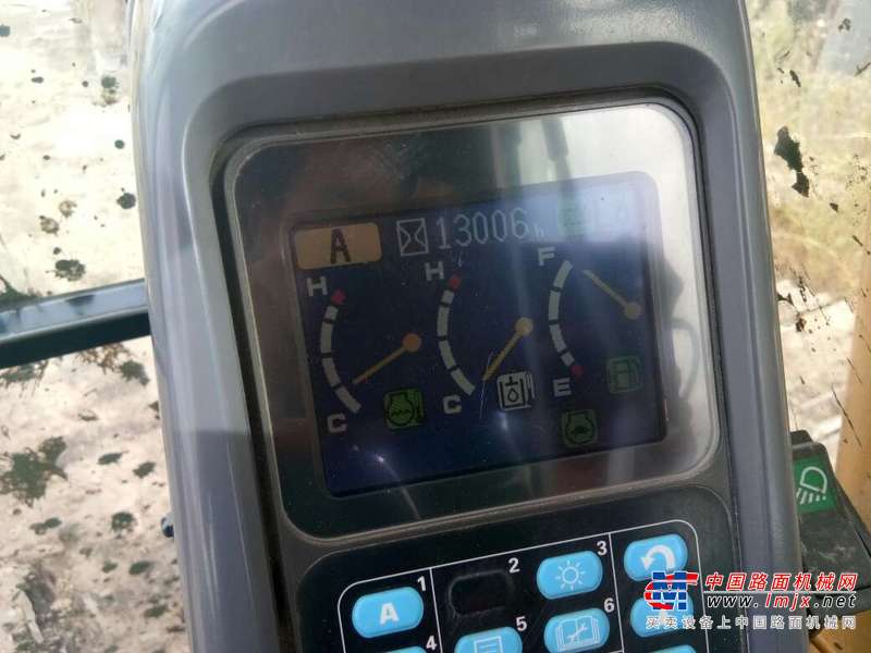 黑龙江出售转让二手10000小时2008年小松PC220LC挖掘机