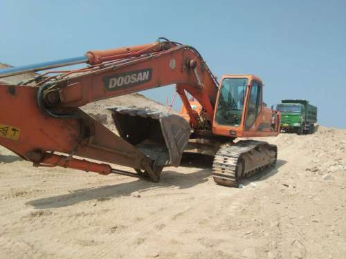 河北出售转让二手10000小时2011年斗山DH370LC挖掘机