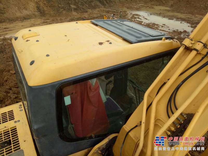 黑龙江出售转让二手20000小时2006年小松PC220挖掘机