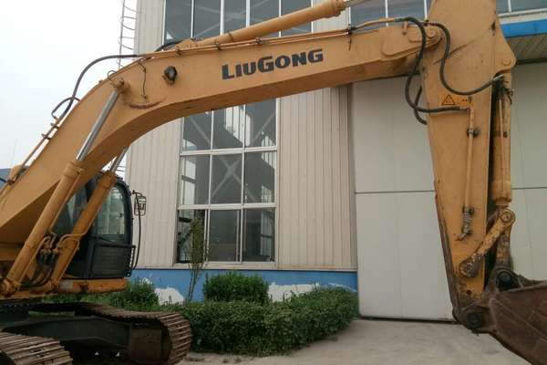 山东出售转让二手4500小时2012年柳工CLG927挖掘机